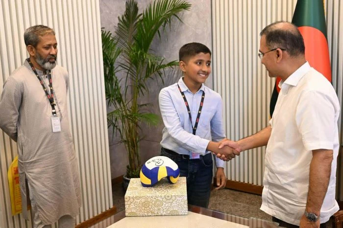 ‘বেস্ট ফ্রেন্ড’ বোনকে হারানো তাহসিনের জীবনে আশার আলো, প্রধানমন্ত্রীর সঙ্গে হৃদয়ছোঁয়া সাক্ষাৎ